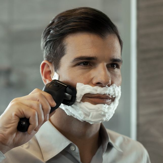 Panasonic　シェーバー　ESLT6CA Panasonic ARC6 Six-Blade Men's Electric Razor, Close Shave Wet/Dry