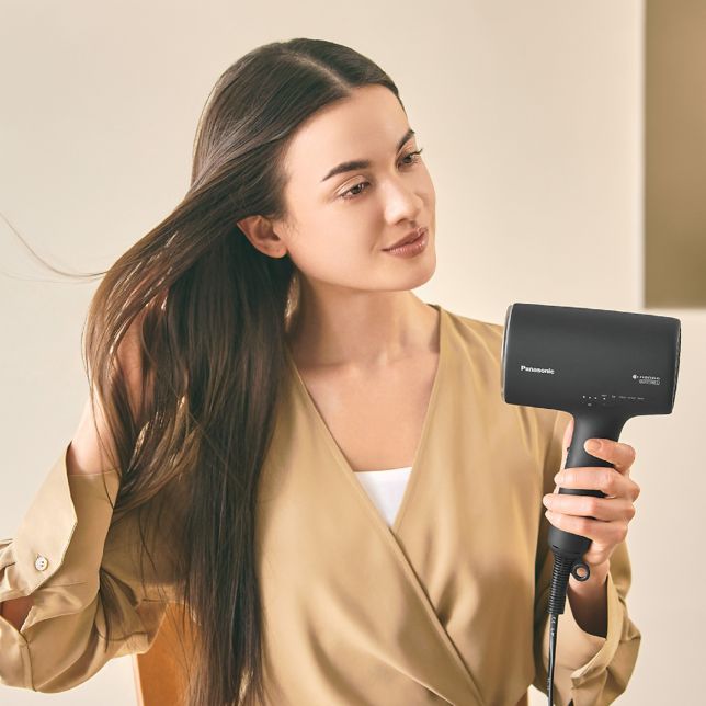 Secador de cabelo EH-NA0J com tecnologia nanoe™ MOISTURE+ e