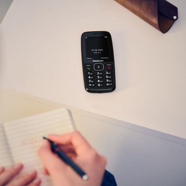 Panasonic KX-TF400EXC ast 2755121 8?fmt=jpeg&wid=644&hei=644