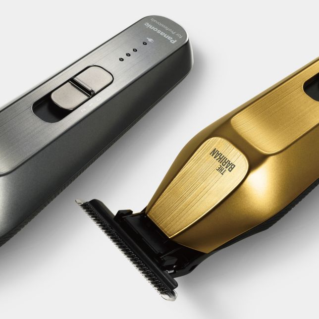 A T-alakú ER-XT70 trimmelő ezüst és arany színben