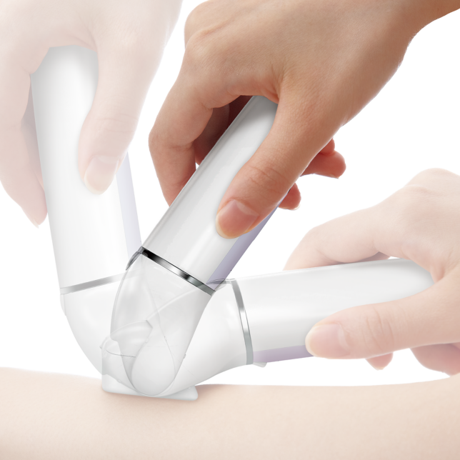 Cap pivotant flexibil