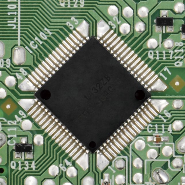 ④新世代AI節電晶片<br>精準調校，節能效率提高